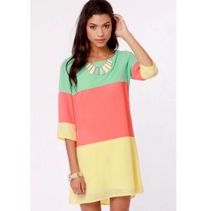 LULU’S • Citrus Grove Coral Colorblock Shift Dress